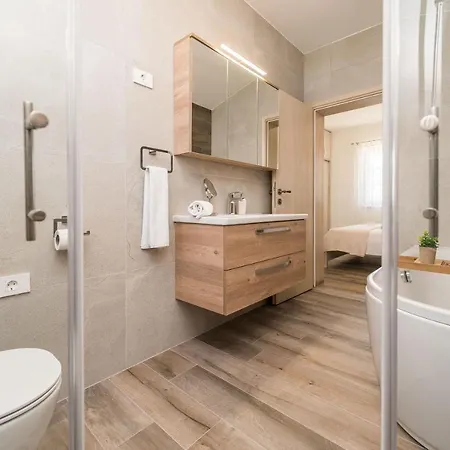 Luxury With Heated Pool And Jacuzzi 02 *